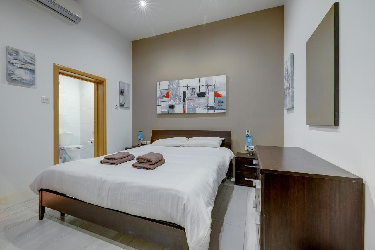 Modern 1Br Maisonette Steps From The Promenade Слима Екстериор снимка